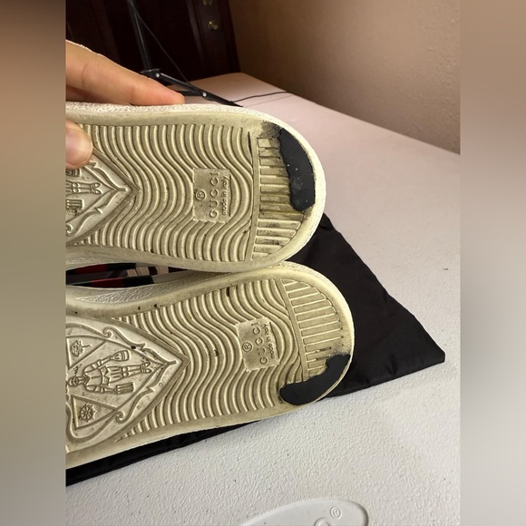 Gucci White Sneakers with Red and Green Accents - Picture 3 of 14